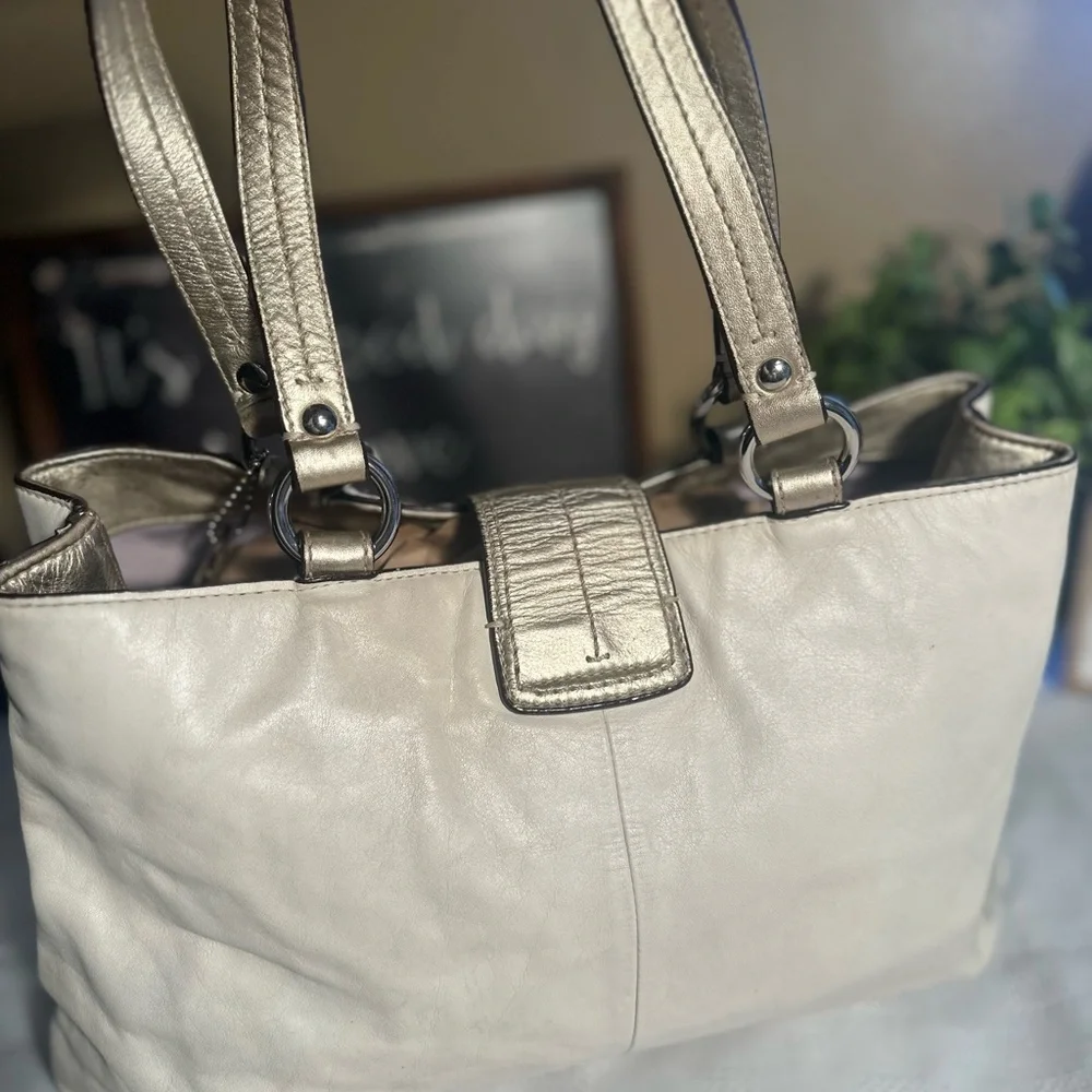 Coach Soho F18751 Cream Leather East West Tote
Shoulder Bag Gold Trim - Picture 3 of 13